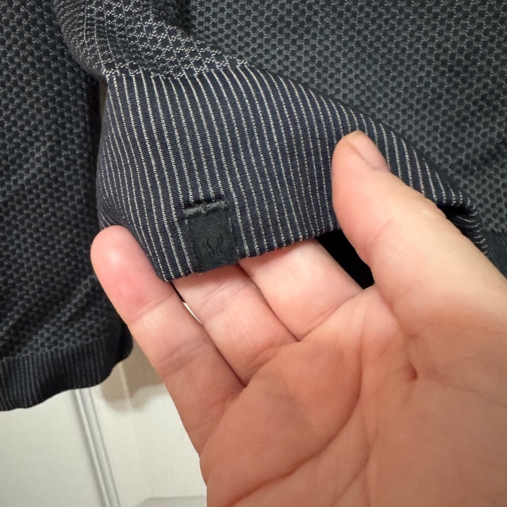 Lululemon restless pullover size 4 euc - Picture 3 of 6
